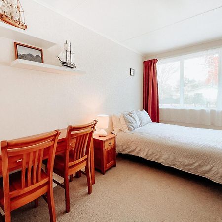 Alpine House Tongariro - Turangi Holiday Home Buitenkant foto